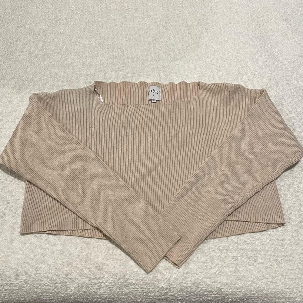 Off the shoulder cropped long sleeve top